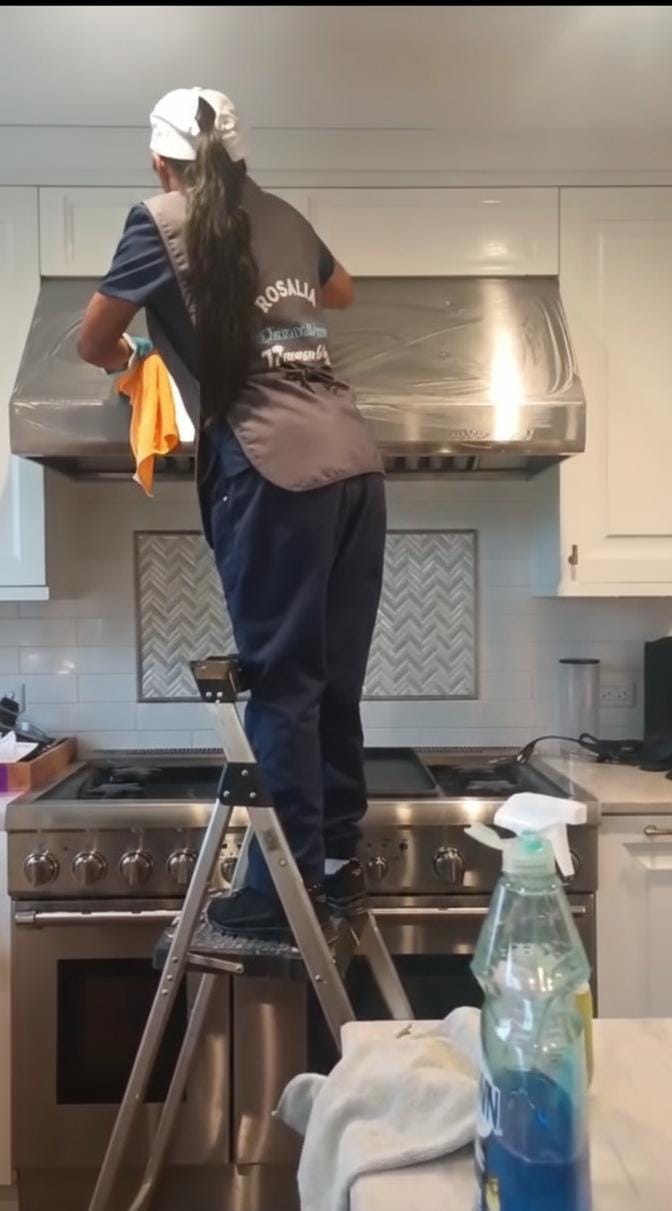 Detailed kitchen hood cleaning by Diamond Home Chicago